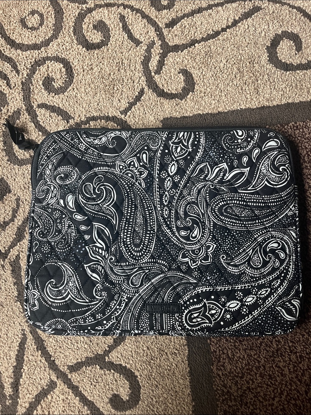 Vera Bradley Black & White Paisley Quilted Laptop Sleeve - Zip Closure